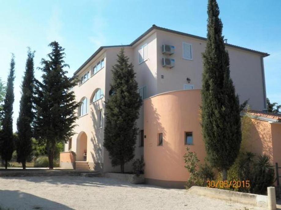 Apartments Adria Pula Exterior photo